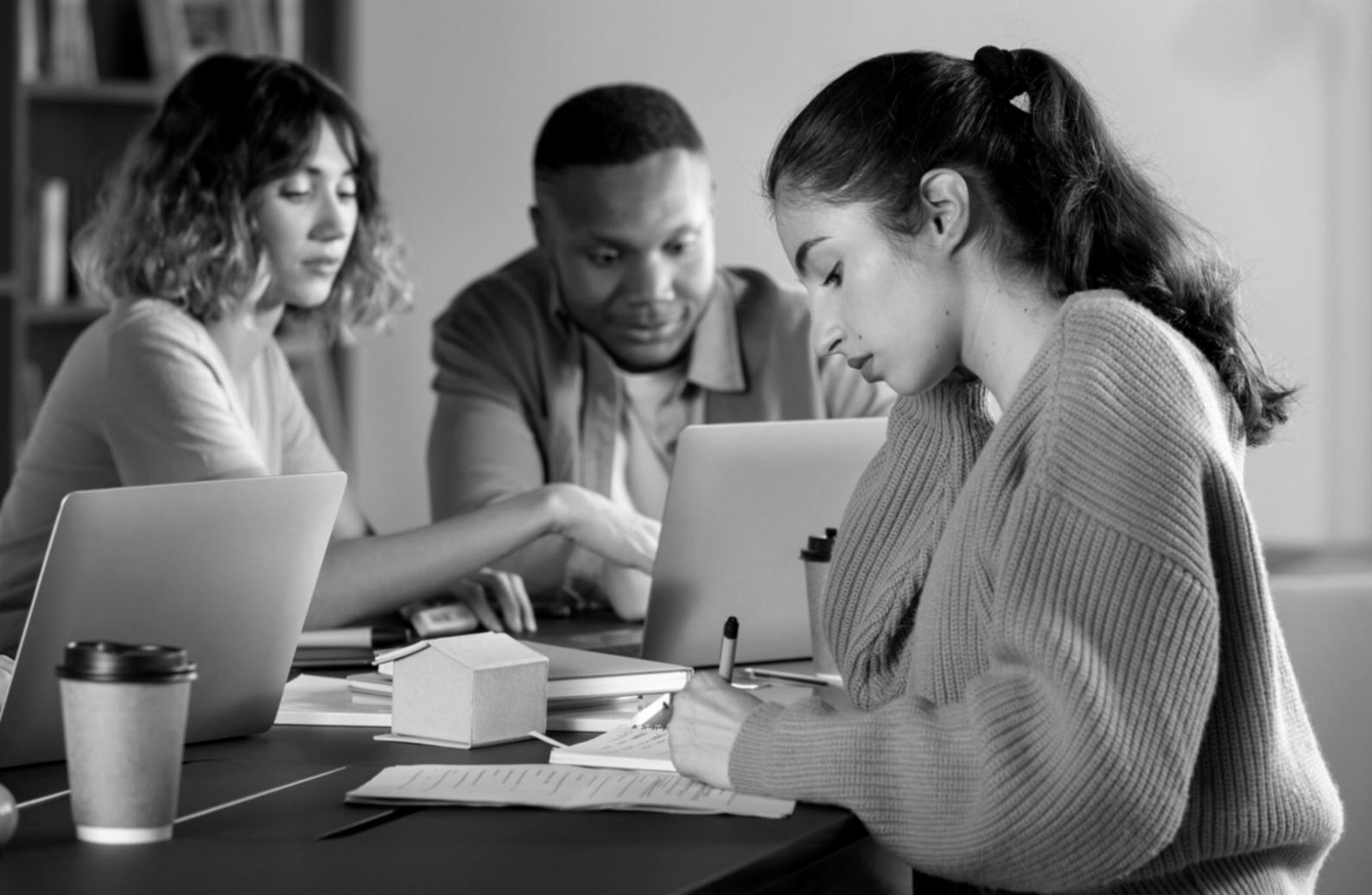 Týmová práce na finančních plánech